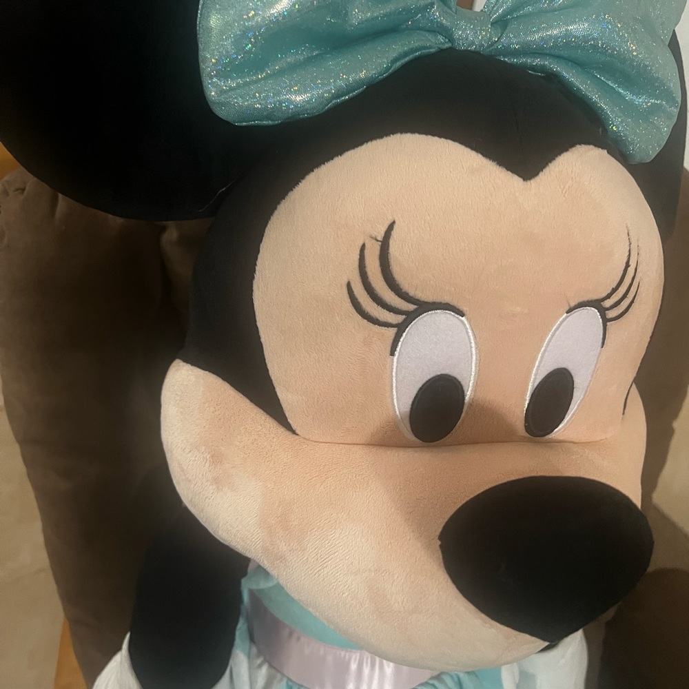 Minnie Mouse - Picture 4 of 4